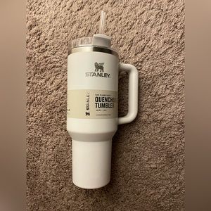 BNWT Brilliant White Stanley 40 oz